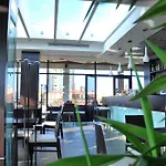 Monarc Hotel 