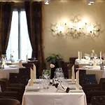 Monarc Hotel 